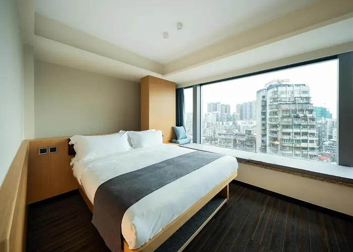 Greenery Hotel *