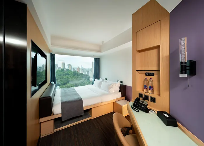 Greenery Hotel *